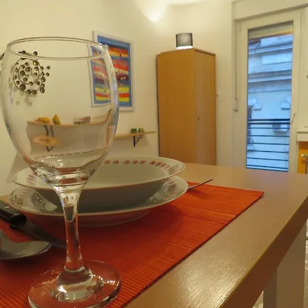 8 Apartment