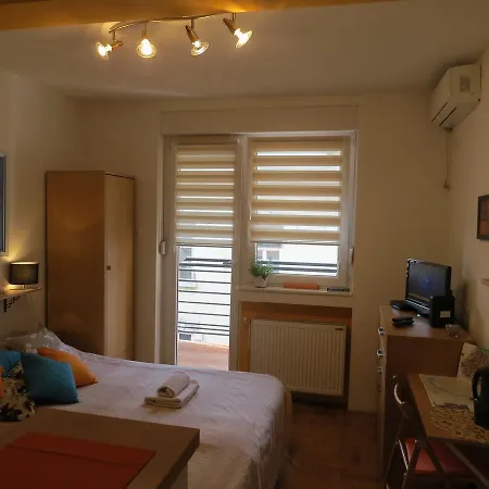 8 * Novi Sad